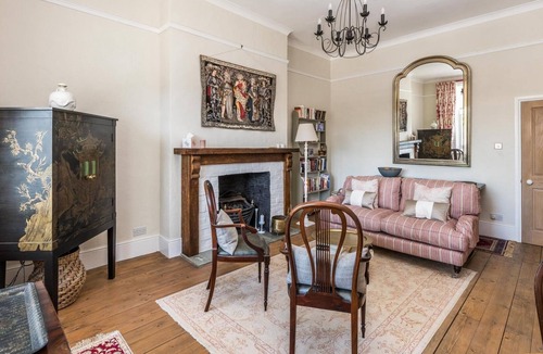 Addison Apartment | NEW Luxury 1BD Flat in Heart of Kensington Olympia