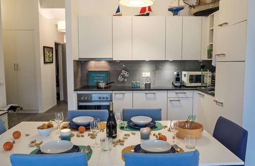 Bouveret Apartment | Nice apartment for 4 people with WIFI, TV, balcony, pets allowed and panoramic view