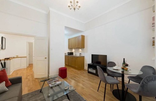 Pembridge Apartment | Notting Hill Apartment | Portobello Rd, Hyde Park & No Stairs