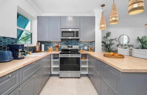 Nassau House | Oceanfront 18-bedroom Estate with Pool. Sleeps 40!