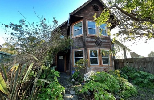 Sharp Park House | Pacifica Storybook Beach House, 2 blocks from beach, pier and golf, 10 min to SF