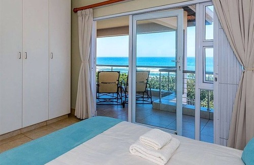 Shelly Beach Apartment | Perfect 3-bedroom 2bath 6sleeper BEACH FRONT HOLIDAY APARTMENT, SHELLY BEACH.