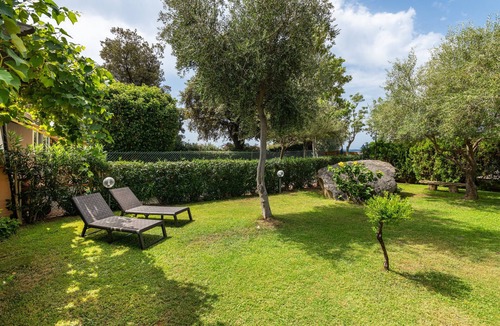 Geremeas House | Pet-Friendly Holiday Home “Casa Anna” next to the Beach with Sea Views