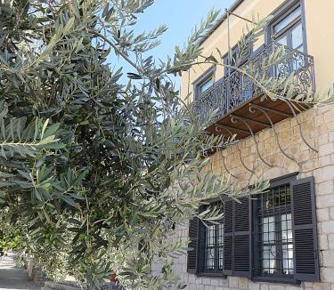 idhra House | Phaedra Hotel