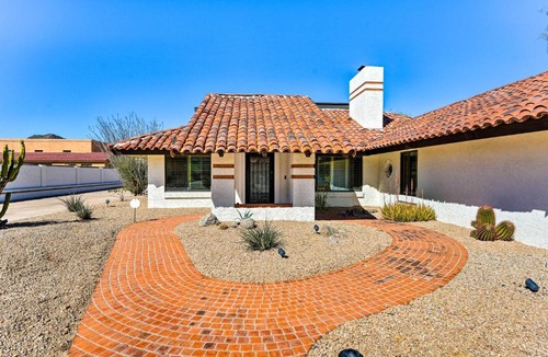 Saddleback Hills House | Pool & Putting Green: Group Getaway in Glendale!