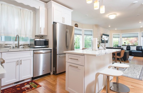 Newtonville Condo | Premium Furnished 2B 1.5B Home Monthly Stay in Newton