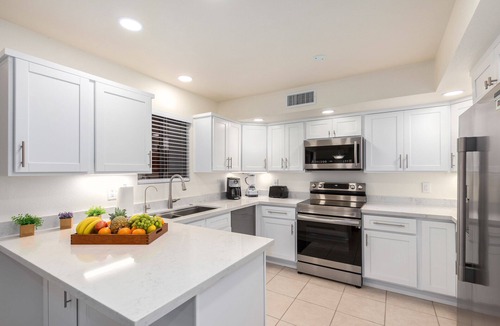 Paradise Valley Village Condo | Pristine, Impeccable Condo - Fantastic Paradise Valley Village Location !