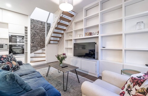 Courtfield House | Quiet Mews House 2Bed 2Bath South Kensington Wi-Fi