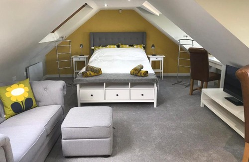Macclesfield Apartment | Round-y-Corner