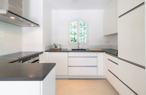Plage de la Garonnette House | Sainte-Maxime Villa | Pool & Near Beaches