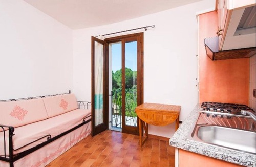 Campulongu Apartment | Sardinian-style apartment near beach