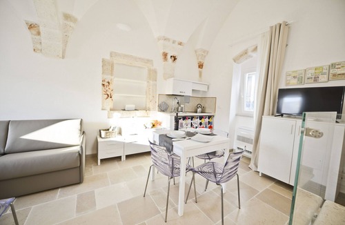 Ostuni Apartment | Scirocco Apartment with Terrace by Wonderful Italy
