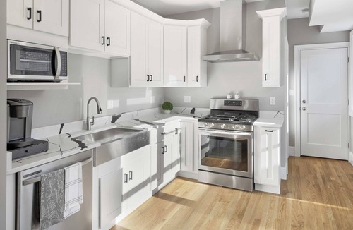 North Brookline Apartment | Spacious 4BR 2BTH Apt near NU