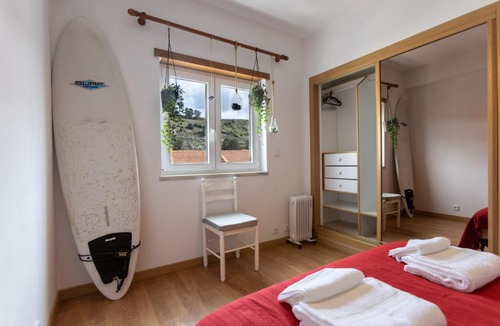 Pica Galo Apartment | Spacious Beach Flat in Costa Caparica by Soulplaces
