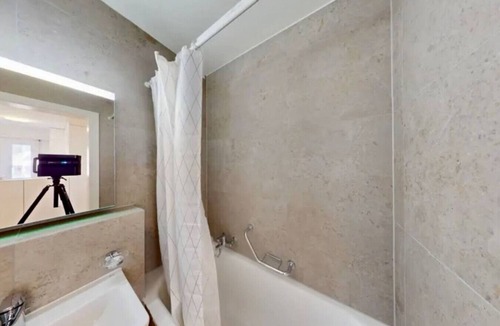 Prilly Apartment | Spacious Minimalist Prilly 2 BR