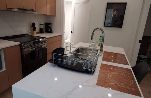 Renfrew-Collingwood Condo | Spacious Sophistication: 2-Bedroom Townhouse