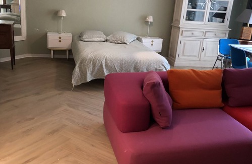 Tervuren Apartment | Spacious studio equipped with desk and furnished patio, Netflix.