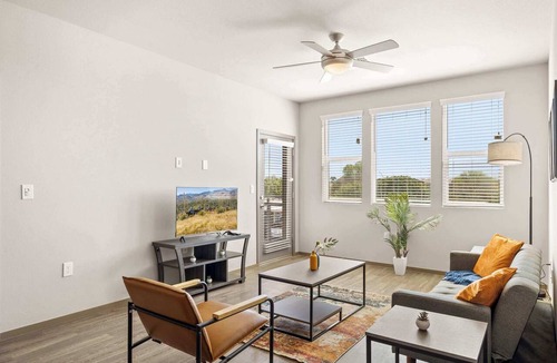 La Buena Vida Apartment | Spacious Westgate CozySuites by stadium w/pool 2