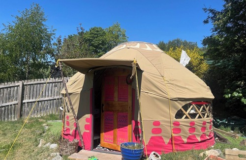 Contin Cabin | Spacious Yurt - Sleeps 2 -River and mountain view