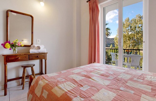 Limni Keri Apartment | Studio "Dolphin Studio 5" with Private Balcony, Shared Garden & Wi-Fi