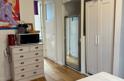 Burgwallen Nieuwe Zijde Apartment | Studio In City Center