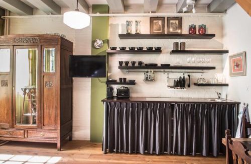 Burgwallen Nieuwe Zijde Apartment | Studio Koggeschip