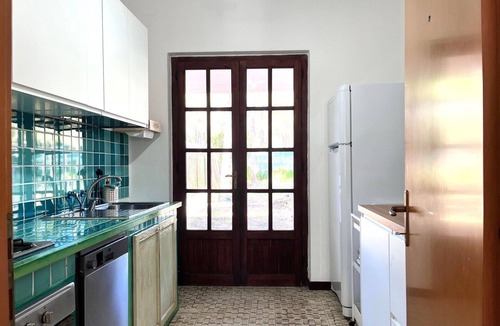 Notteri Villa | Stunning private villa for 7 guests with WIFI, A/C, TV, patio, pets allowed and panoramic view