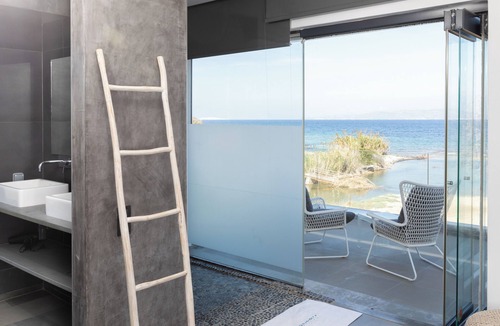 Vagia Villa | Sublime architect-designed villa on the beach