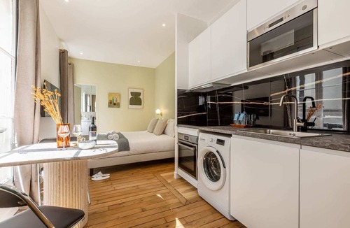 Quartier de la Place-Vendome Apartment | Sweett | Madeleine IV