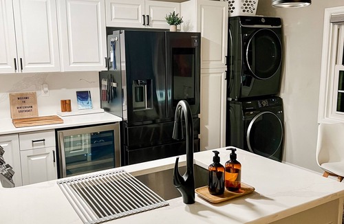 Coquina Key Condo | Thaw out your toes and watch the dolphins play at Winterfarm Southeast!