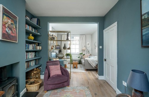 Elephant and Castle Apartment | The Hayles House, Stylish London Stay with Garden