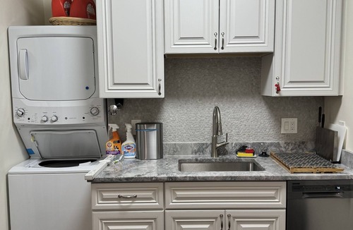 Newton Highlands Apartment | The Inn at Newton Highlands Loft 1-bed, 1-bath luxury apartment