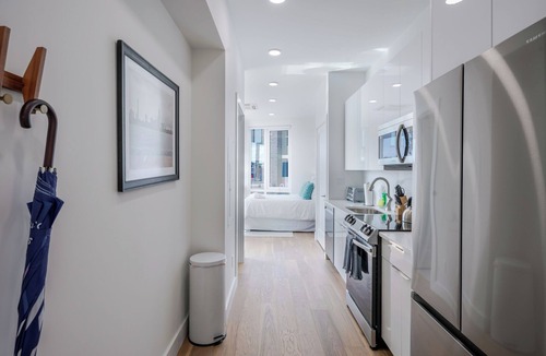 Allston Apartment | This apartment is a 1 bedroom(s), 1 bathrooms, located in Brighton, MA.