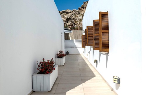 Lindos Apartment | Traditional Lindian Suite 2 in Lindos