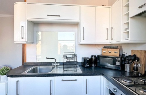 Fulham Apartment | Triple Room with Private Bath in Heart of Fulham
