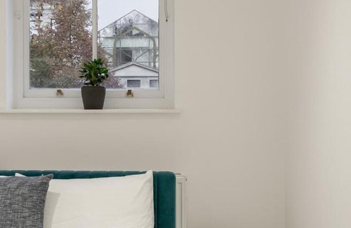 Stepney Green Apartment | Two-bedroom flat near central London- Oxford Street- London Eye