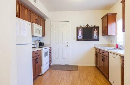 Garfield Apartment | Unit 5 - Stay at Roosevelt Row Modern 2BR 2BA Condo