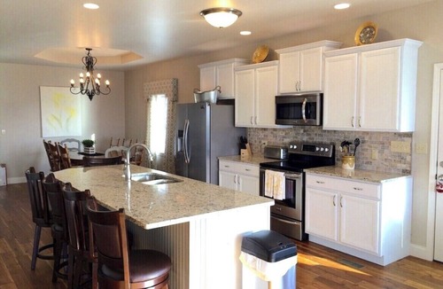 Dandridge House | Updated lake front 7 bdrm 5 bath home with views of the lake, Mtns, Marina