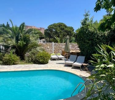 Plage de la Garonnette Villa | Villa Fruitier, Sunny Pool villa near the sea & beach, DOMAINE L'OISEAU BLEU