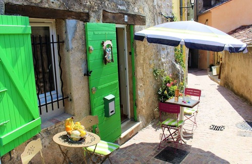 Fayence Villa | Village House in Fayence with Castle Views