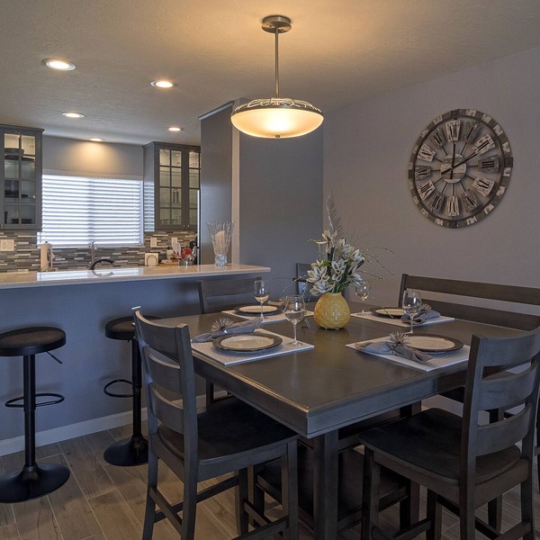 Amazing 2Bd/2Ba Scottsdale Condo directly across street from Fashion Square