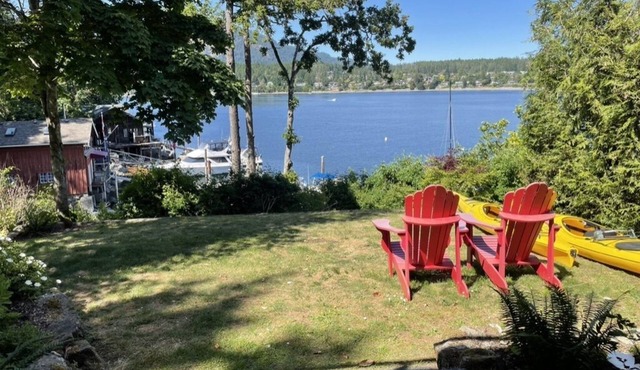 1 Bdrm Oceanfront B&B w ocean views and easy ocean access. Great for couple.