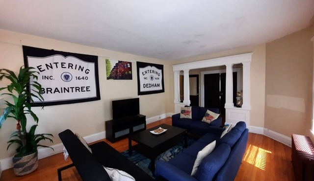 1EC REMODELED Expansive Home, Off Street Parking