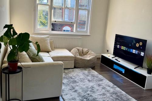 2 Bed Apartment - Sleeps 4 Balcony Pets Ok