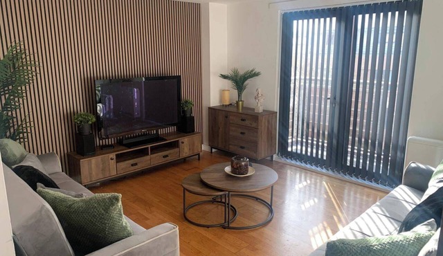 2 Bed Flat - Sleeps 6 - Parking - Wifi
