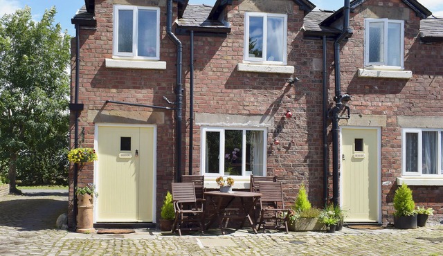 2 bedroom accommodation in Burscough, near Southport
