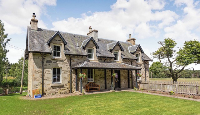 4 bedroom accommodation in Strathnairn