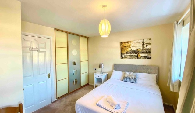 4 room 3-bath Contractor accommodation London