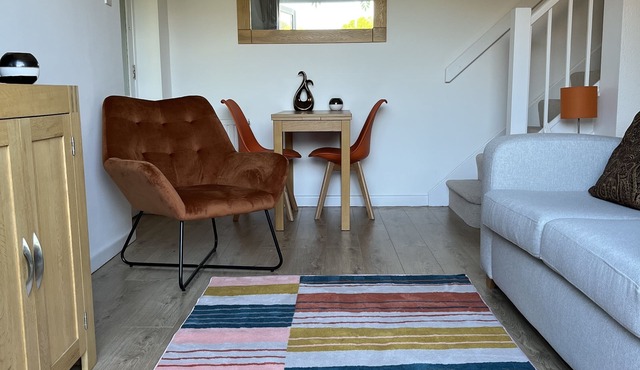 A beautifully presented one bed house, just five minutes from Poole Quay