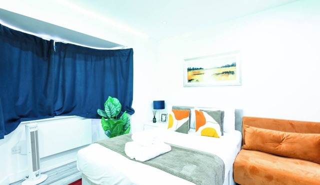 Affordable Private Studio w/Ensuite – Ideal Stay